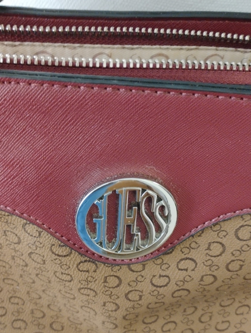 Guess Bags - Picture 2 of 15